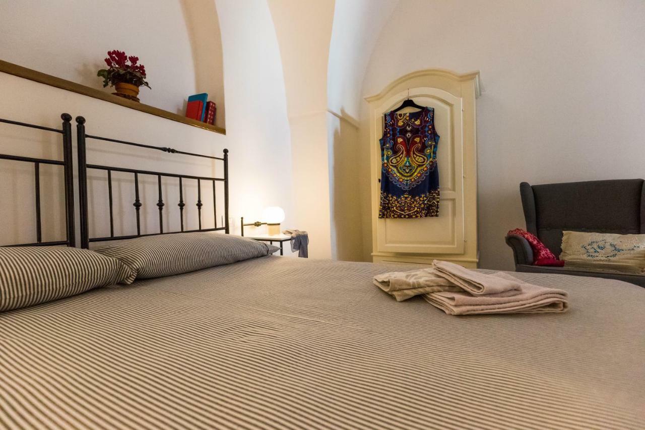 Da Concavo E Convesso Bed & Breakfast Locorotondo Bagian luar foto
